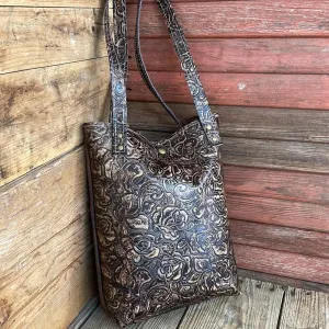 093 Trisha -  w/ Deadwood Roses