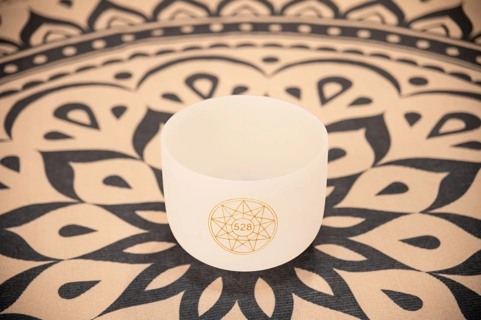 528 Hz Solfeggio 8" Crystal Singing Bowl, C5 (Mi) - Miracles