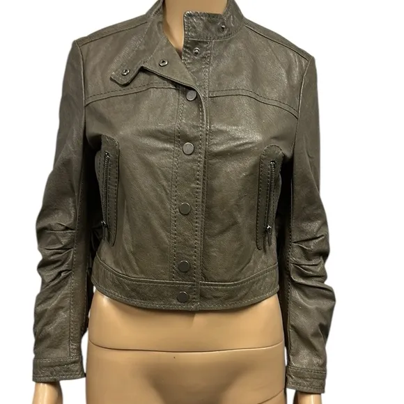 BCBGMaxAzria Genuine Leather Snap Up Lead Cropped Moto Jacket Zip Pocket Small