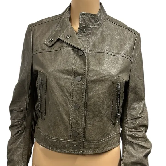 BCBGMaxAzria Genuine Leather Snap Up Lead Cropped Moto Jacket Zip Pocket Small