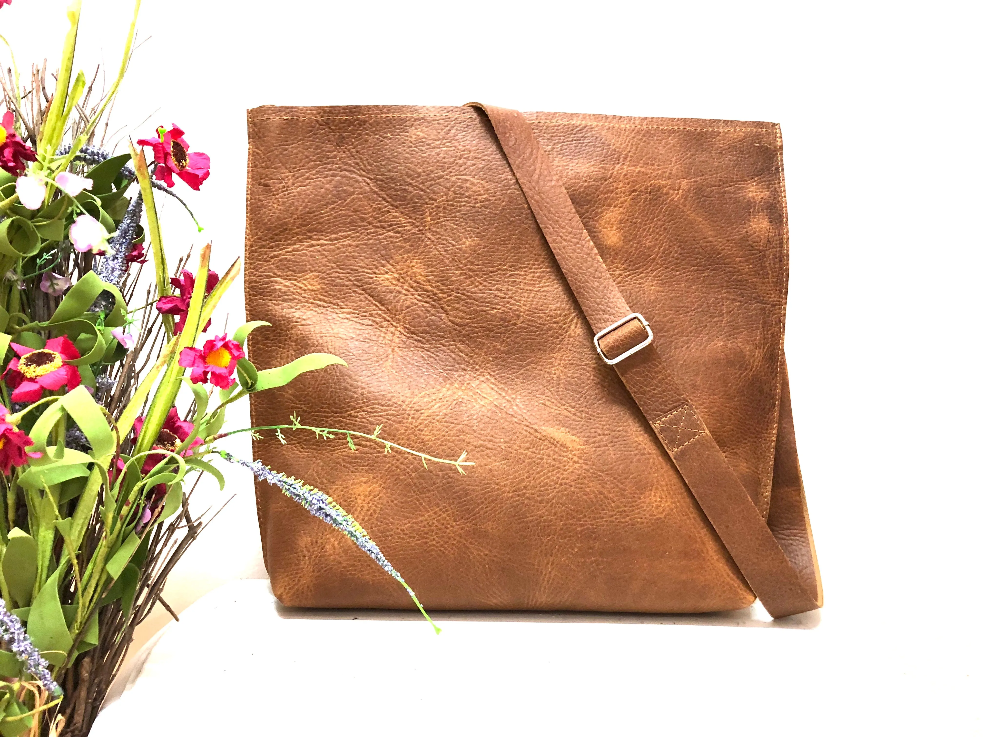 Brown leather tote / Crossbody Clutch bag