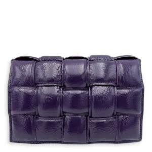 Cassette Shoulder Bag Purple in Patent Leather, Gold hardware
