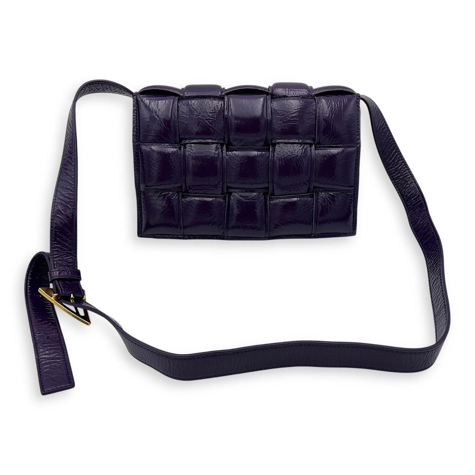 Cassette Shoulder Bag Purple in Patent Leather, Gold hardware