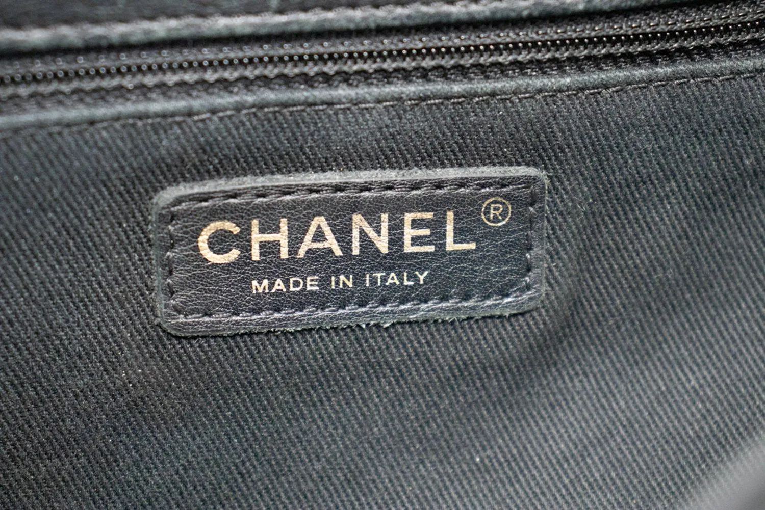 Chanel Chevron V-Stitch Leather Chain Shoulder Bag Single Flap Mat k59
