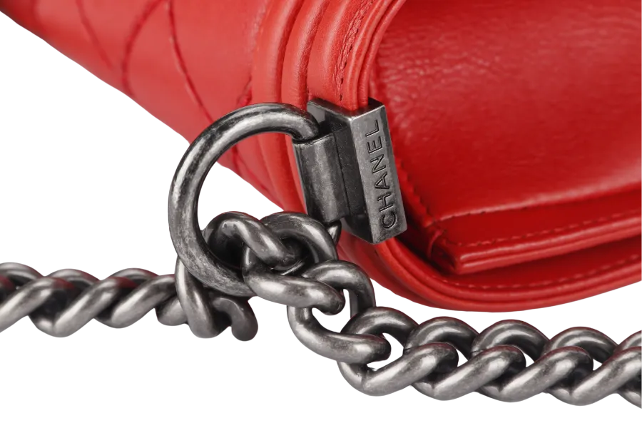 CHANEL LEBOY (1877xxxx) NEW MEDIUM RED ULTRA STITCH RUTHENIUM HARDWARE WITH CARD