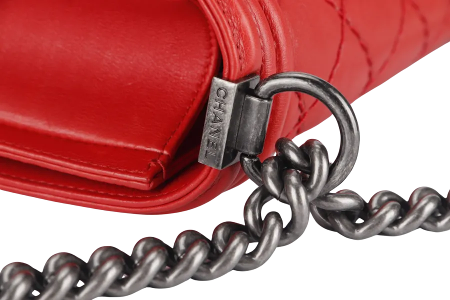 CHANEL LEBOY (1877xxxx) NEW MEDIUM RED ULTRA STITCH RUTHENIUM HARDWARE WITH CARD