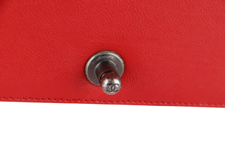 CHANEL LEBOY (1877xxxx) NEW MEDIUM RED ULTRA STITCH RUTHENIUM HARDWARE WITH CARD