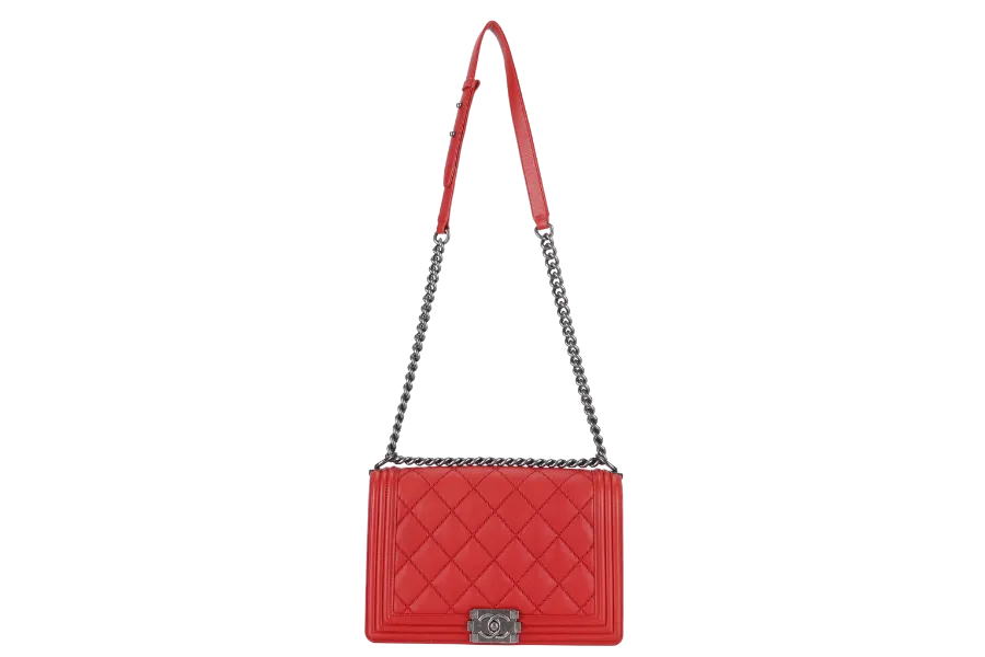 CHANEL LEBOY (1877xxxx) NEW MEDIUM RED ULTRA STITCH RUTHENIUM HARDWARE WITH CARD