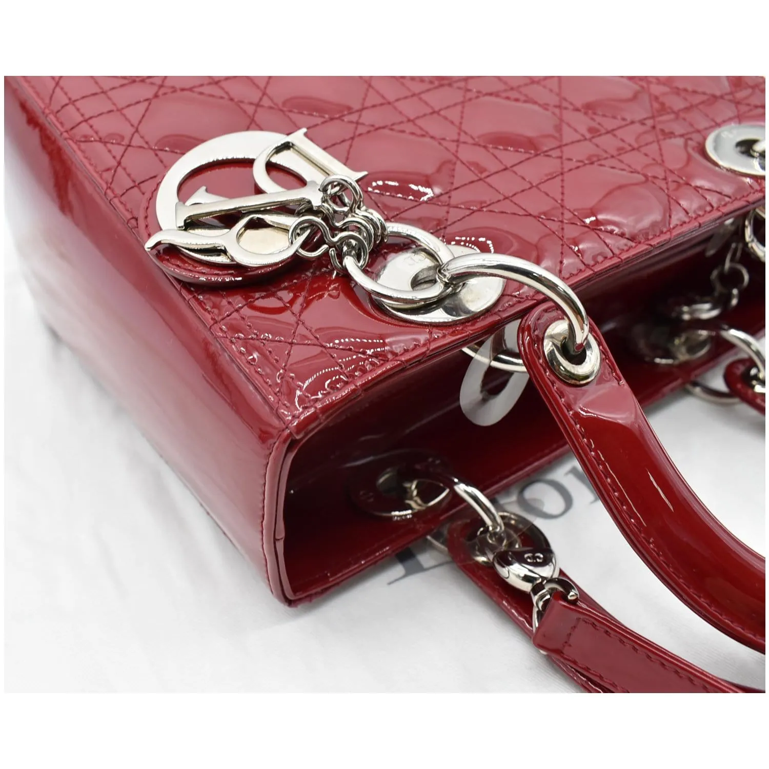 CHRISTIAN DIOR Medium Lady Dior Cannage Patent Leather Shoulder Bag Red