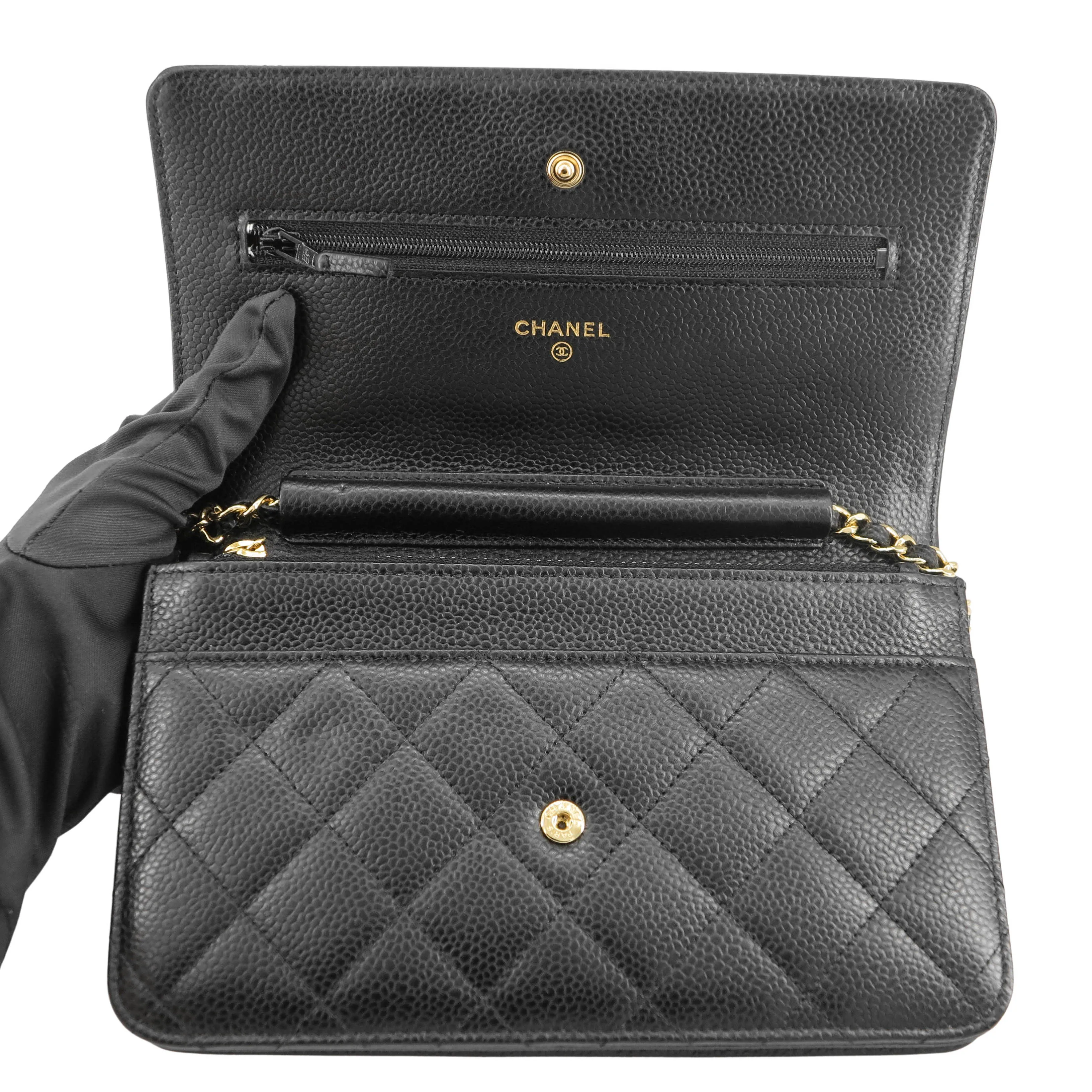 Classic Wallet On Chain WOC in Black Caviar GHW