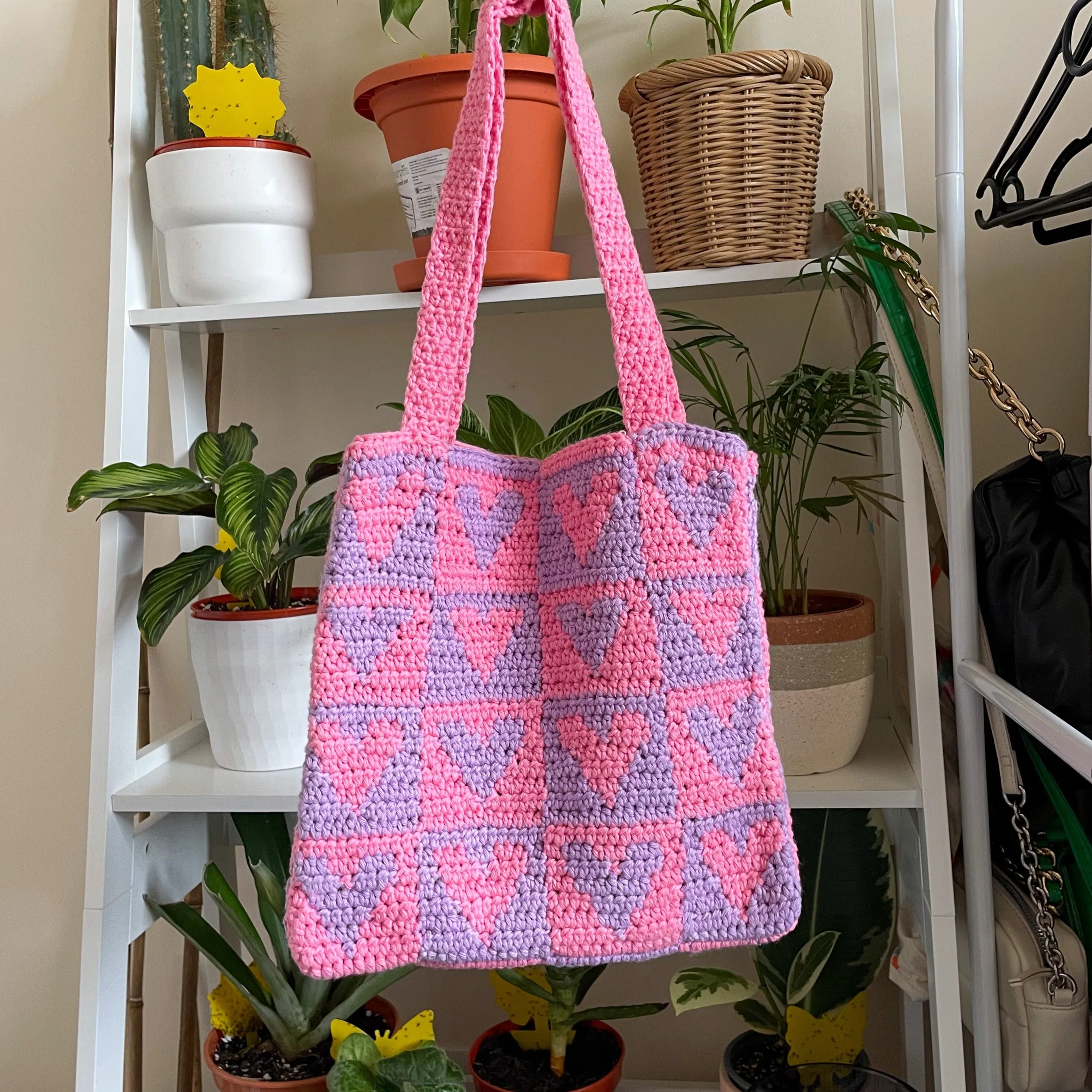 Crochet Heart Tote Bag in Pink/Purple