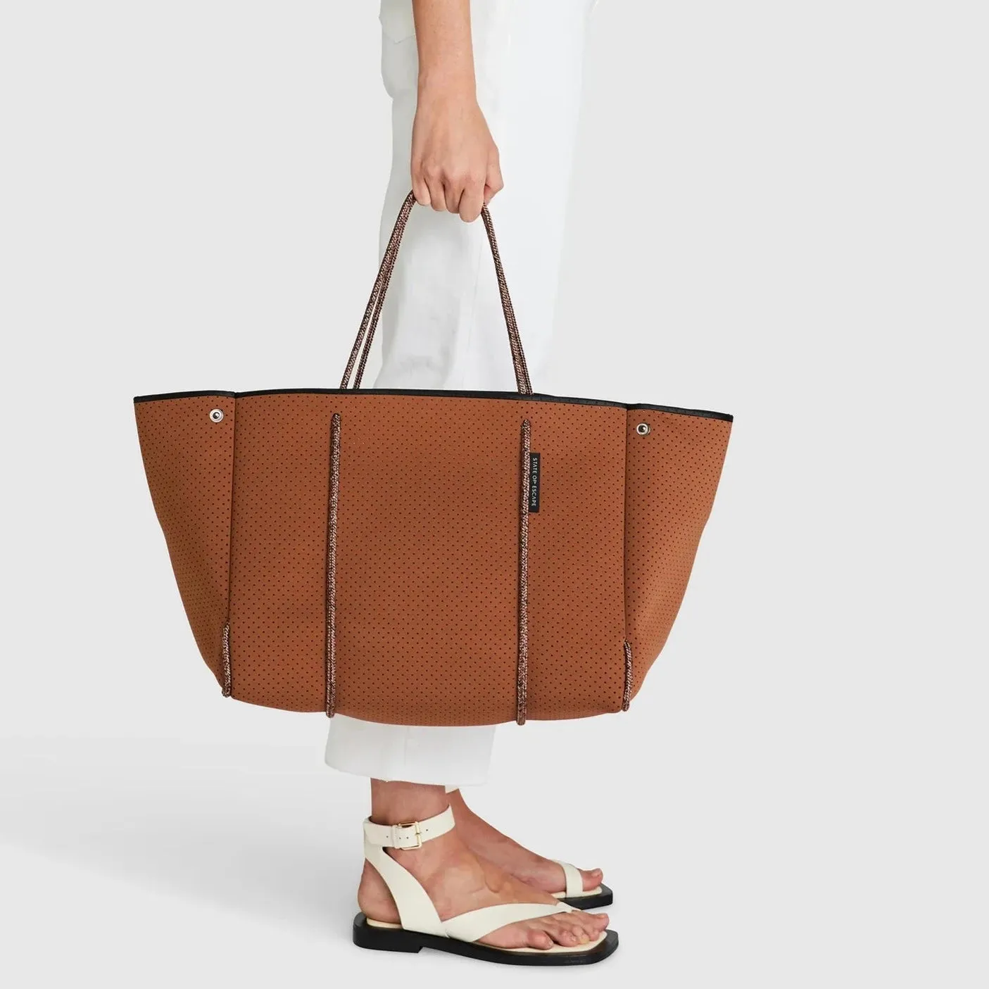 ESCAPE TOTE - SADDLE