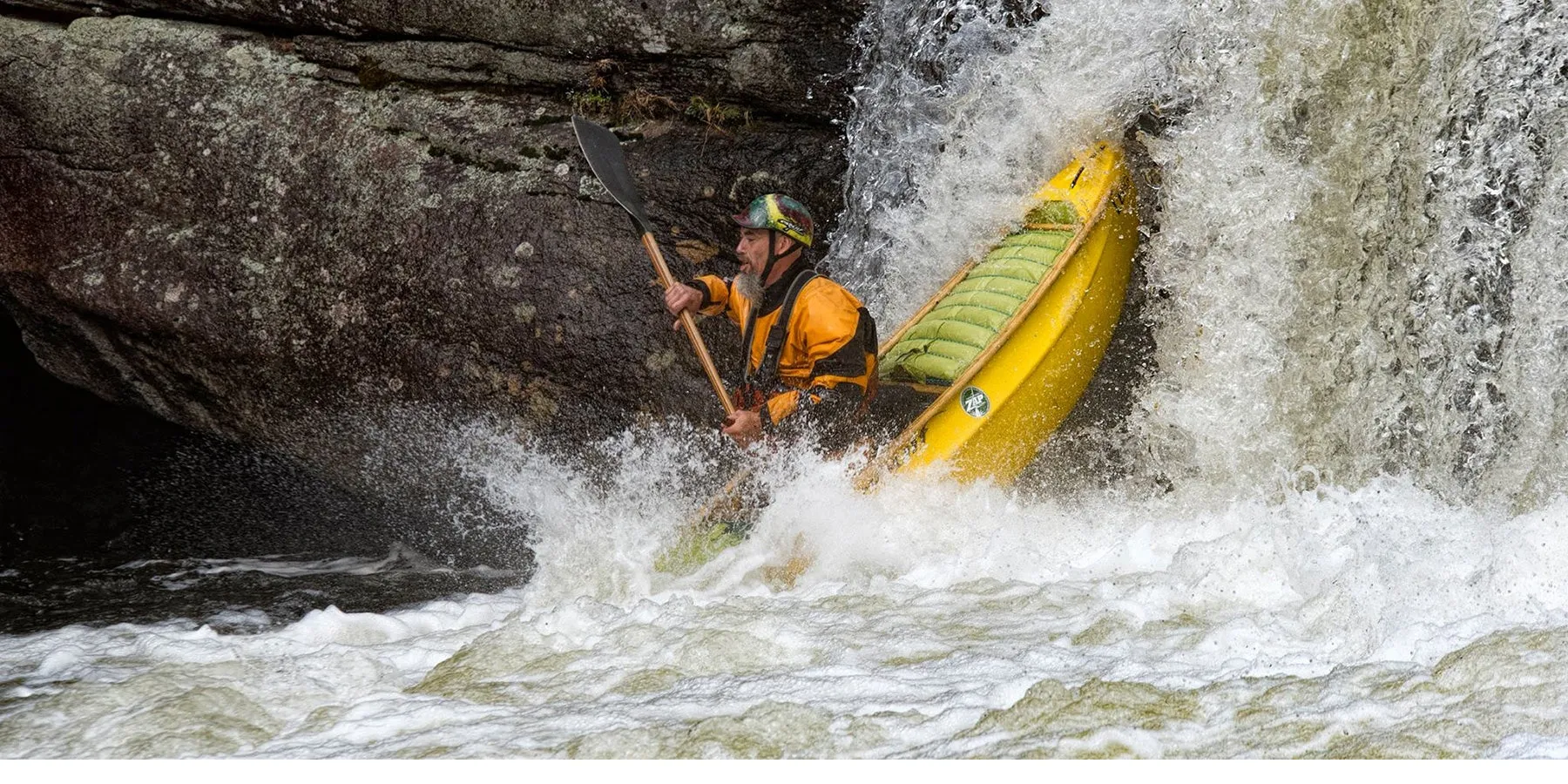 Esquif - L'Edge Lite whitewater solo canoe in Polyethylene