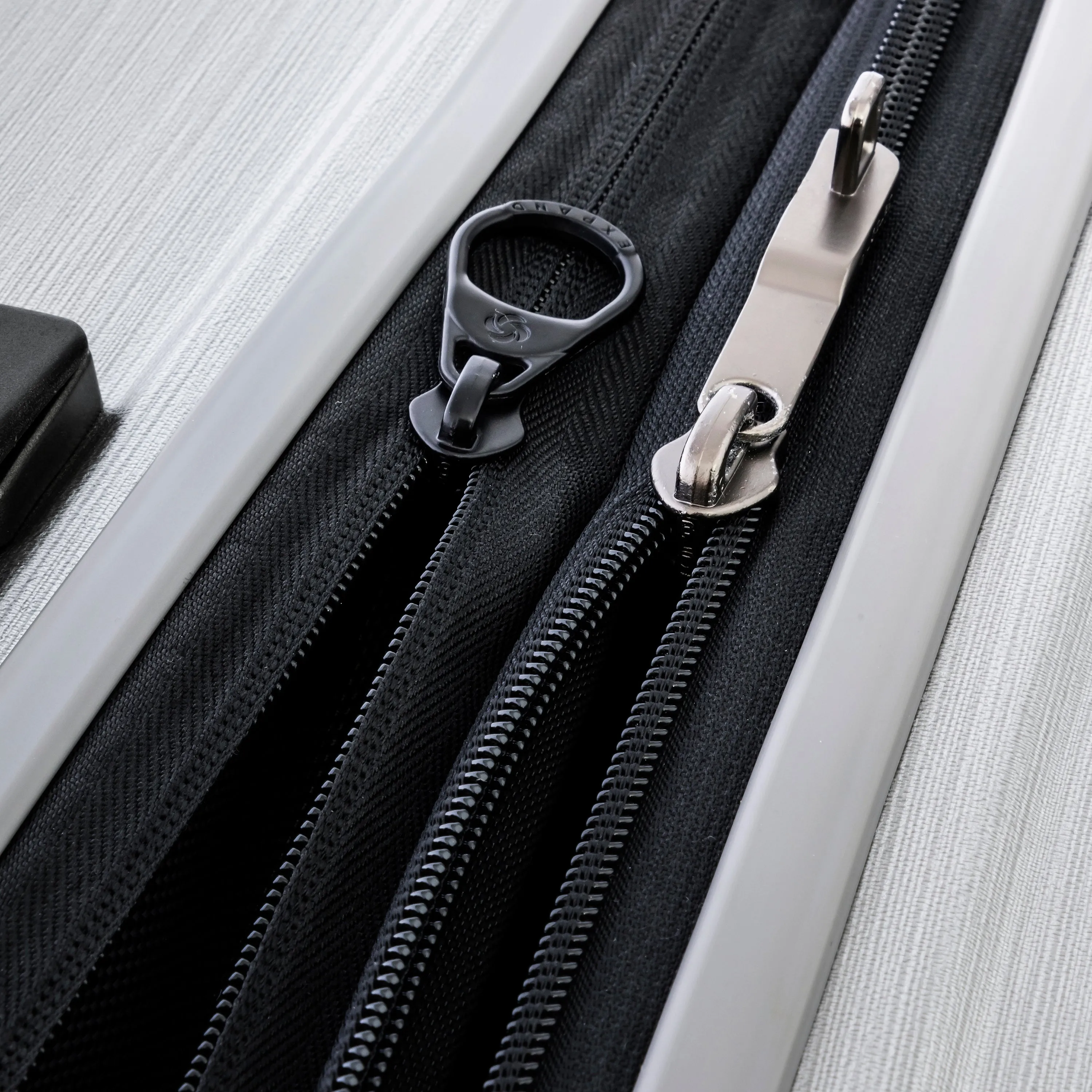Evoa Spinner Large Expandable
