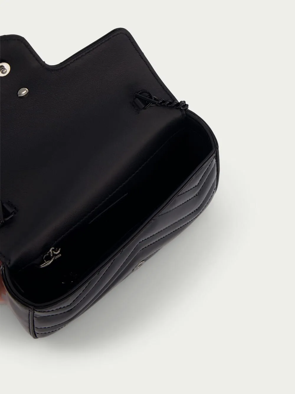 GG Marmont Patent Super Mini Bag