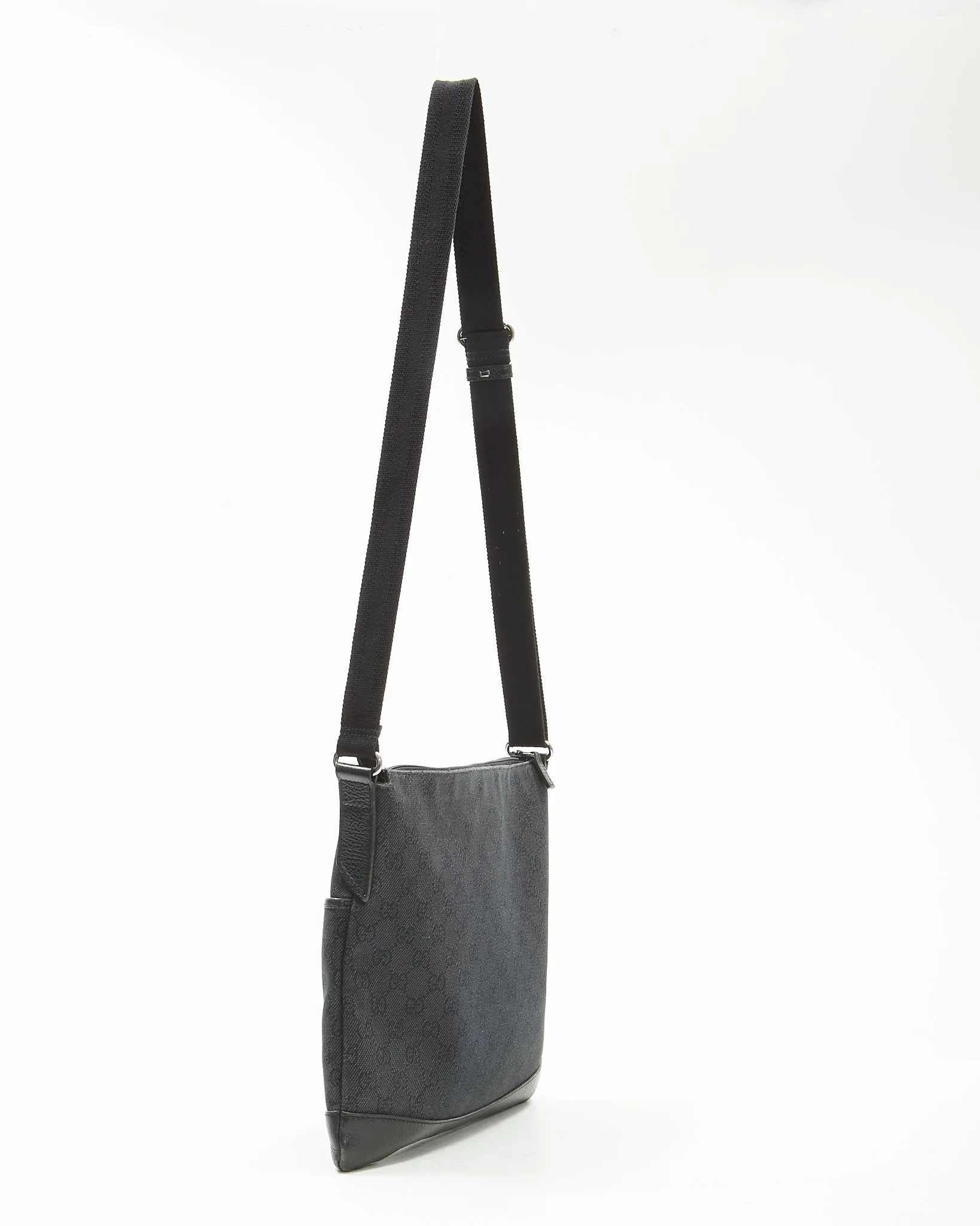 Gucci Black GG Supreme Canvas Messenger Bag