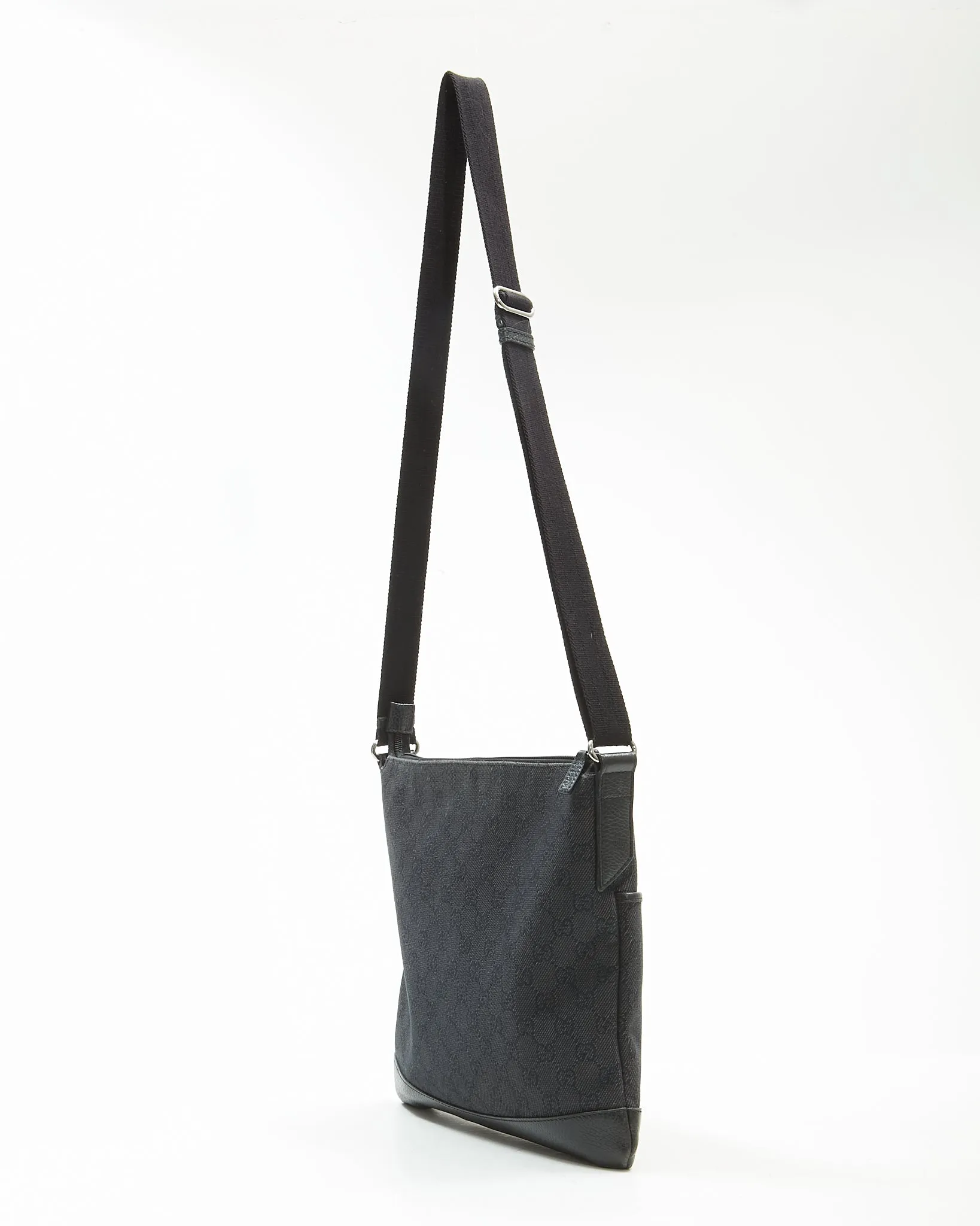 Gucci Black GG Supreme Canvas Messenger Bag