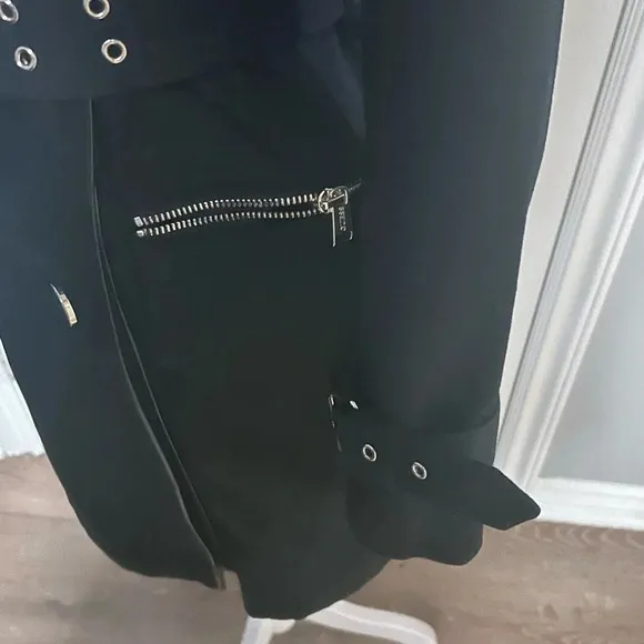 🖤”Guess” Women’s Black Mid Length Military Style Belted Jacket Size XS💛