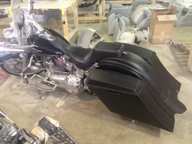 Harley Davidson 6" Heritage Softail Out & Down Extended Saddlebags, 6.5" Speaker Lids   LED Fender No Cutouts