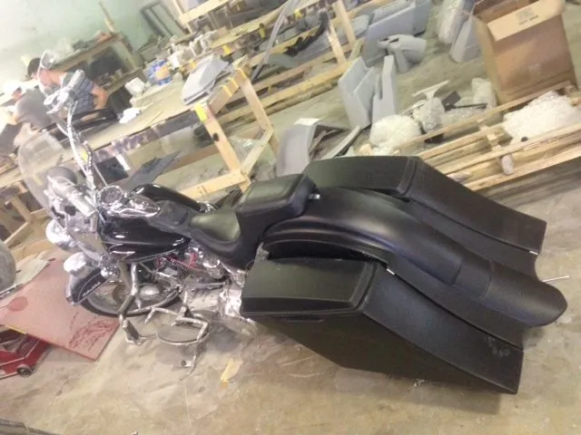 Harley Davidson 6" Heritage Softail Out & Down Extended Saddlebags, 6.5" Speaker Lids   LED Fender No Cutouts
