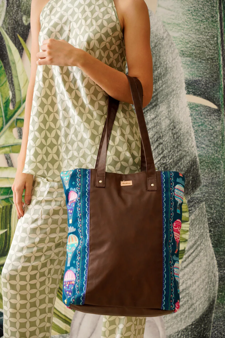 HIGH ON HAPPINESSS HOULDER TOTE BAG WITH VEGAN LEATHER