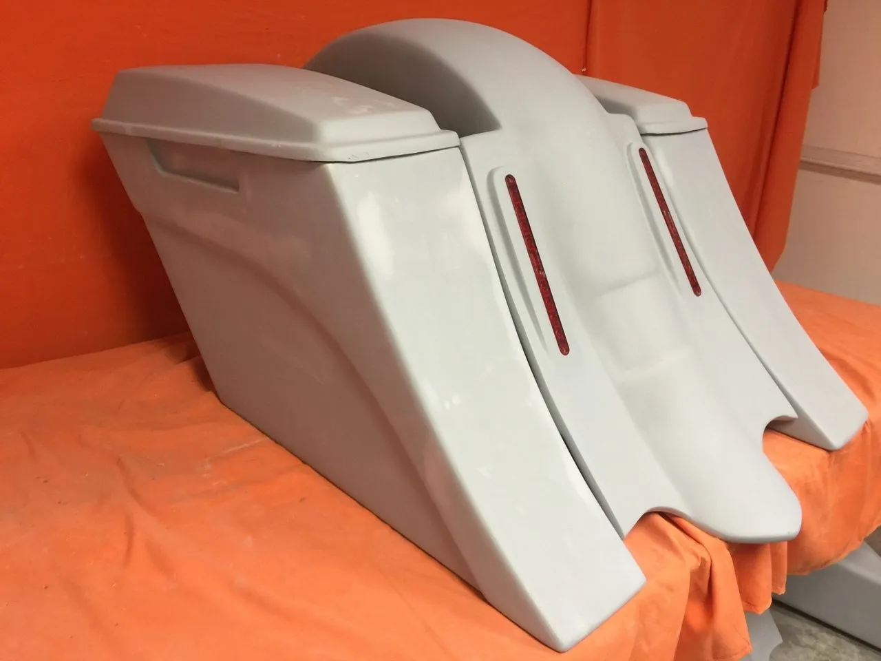 Honda Shadow Sabre 1100 6" Extended Saddlebags Out & Down Bags   LED Rear Fender No Cut Out   Lids