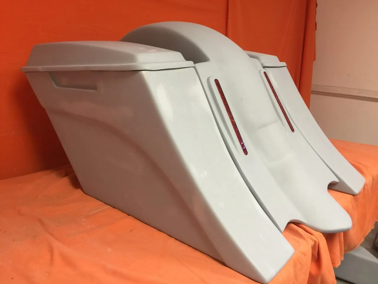 Honda Shadow Sabre 1100 6" Extended Saddlebags Out & Down Bags   LED Rear Fender No Cut Out   Lids