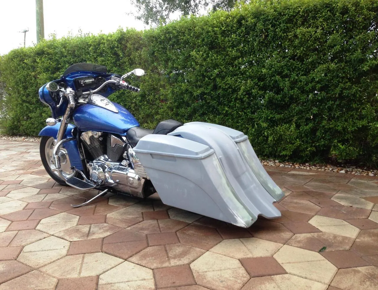 Honda VTX 1800 / 1300 6" Extended Stretched Out & Down Bags   Rear Fender   Lids  Fender No Cut Outs