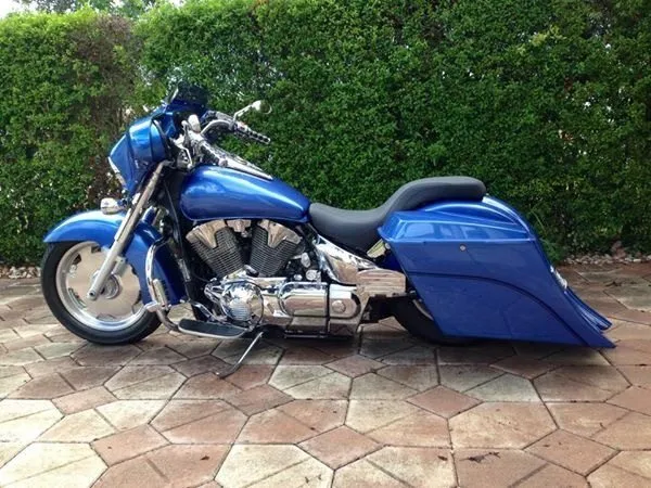 Honda VTX 1800 / 1300 6" Extended Stretched Out & Down Bags   Rear Fender   Lids  Fender No Cut Outs