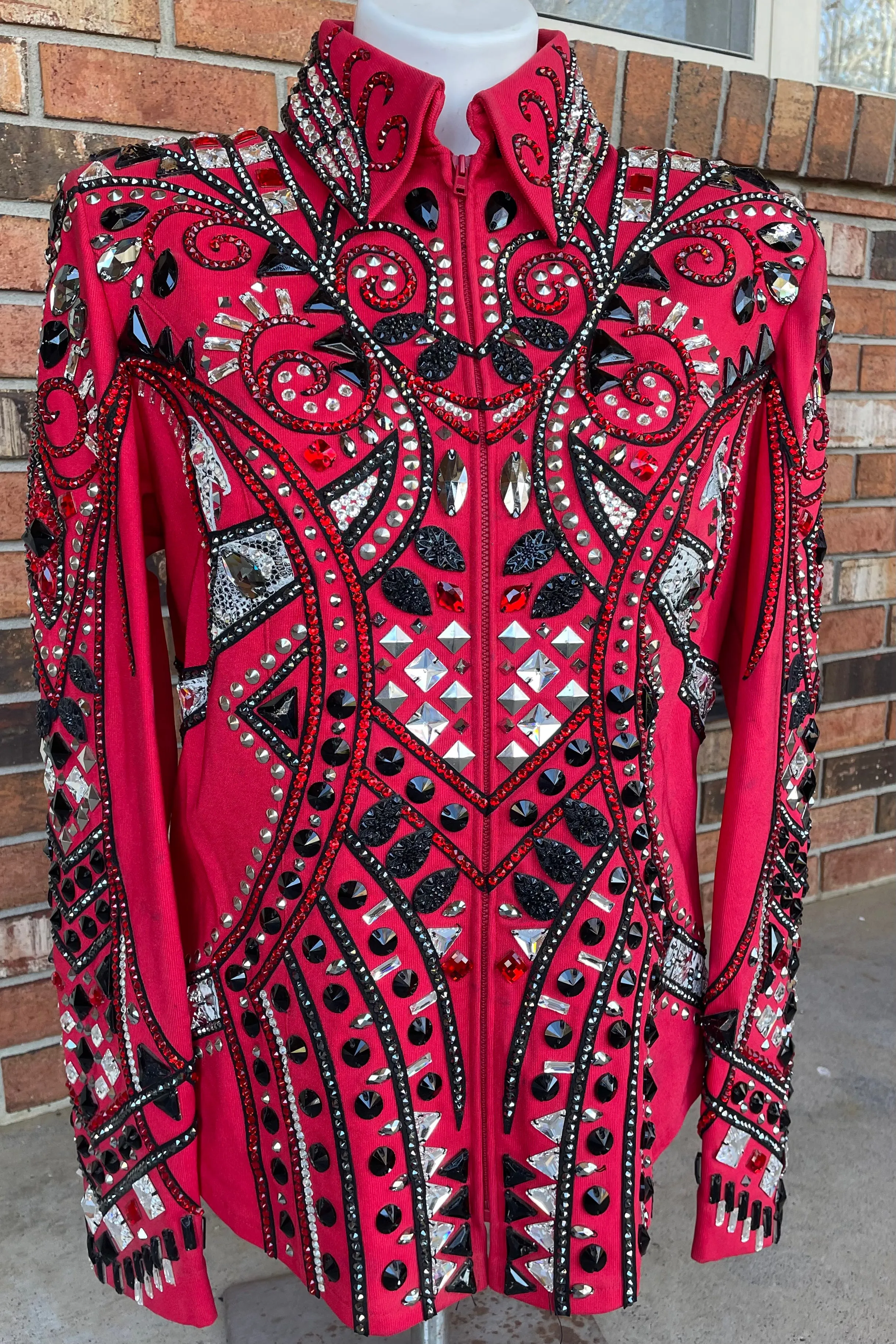 Large on consignment  Lindsey James show jacket.