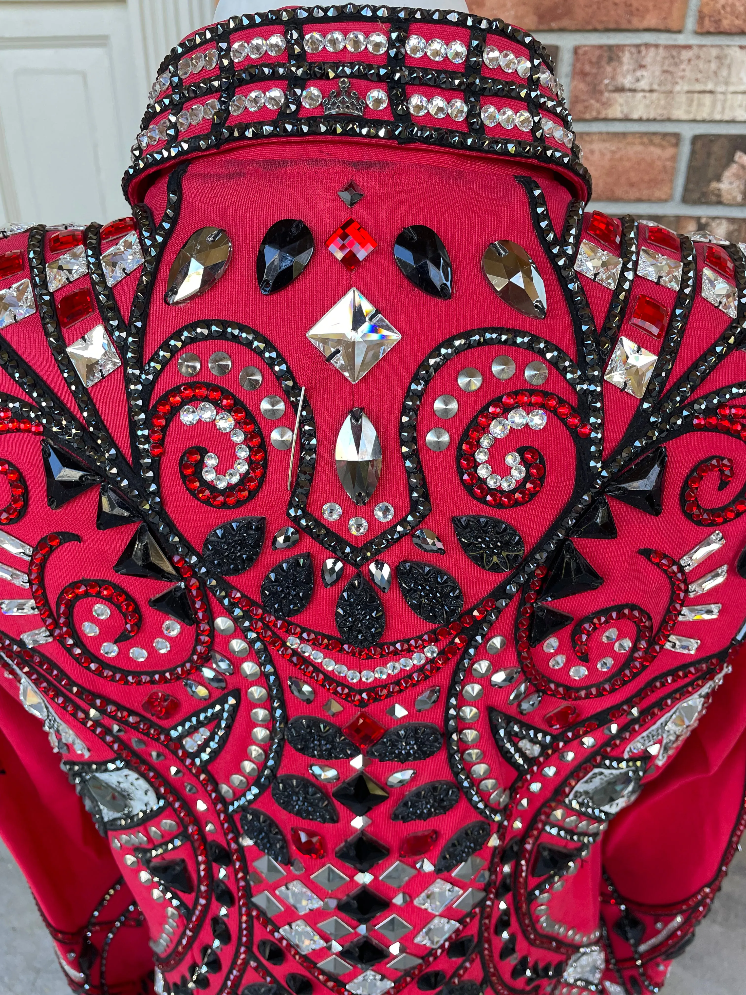Large on consignment  Lindsey James show jacket.