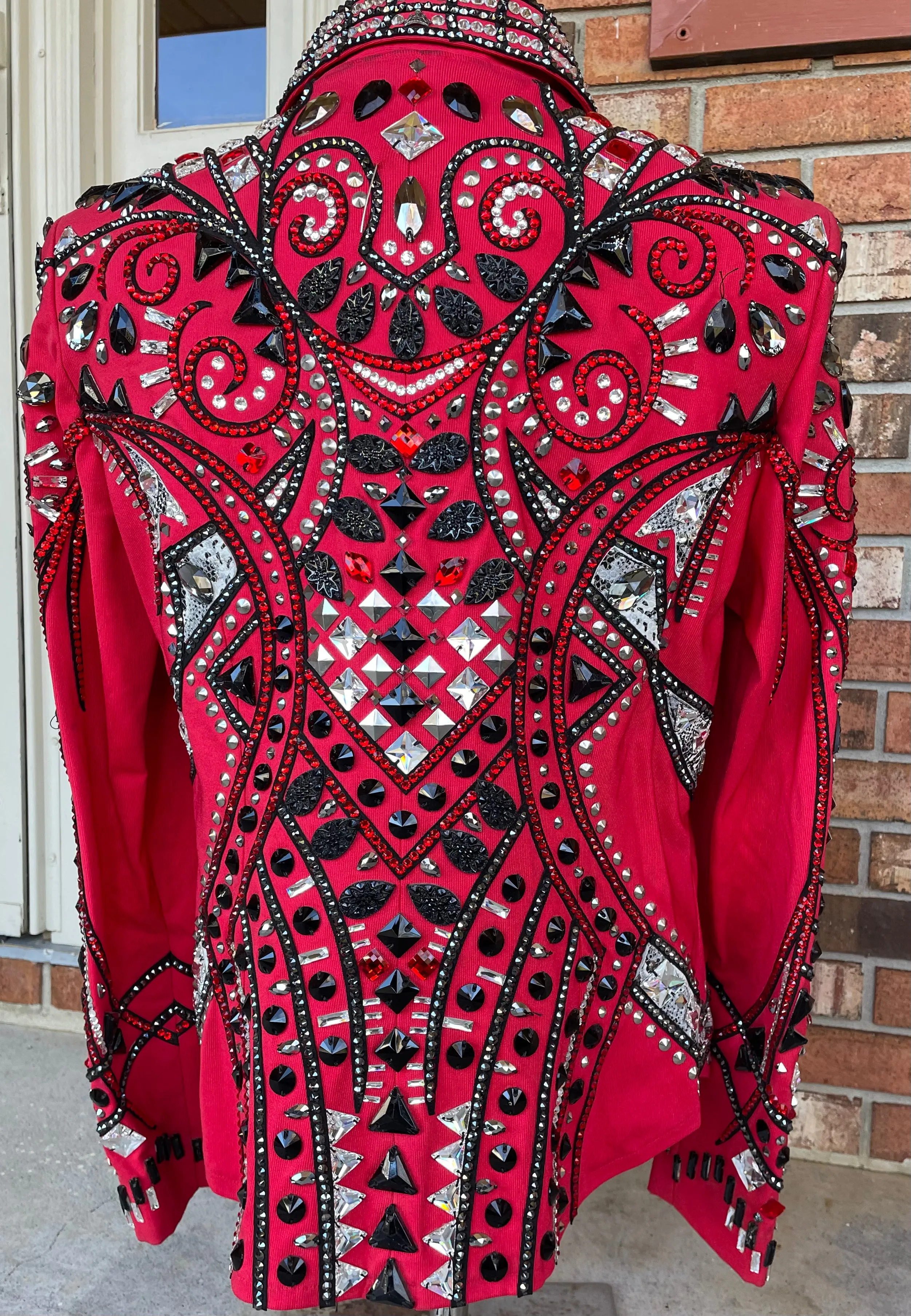 Large on consignment  Lindsey James show jacket.