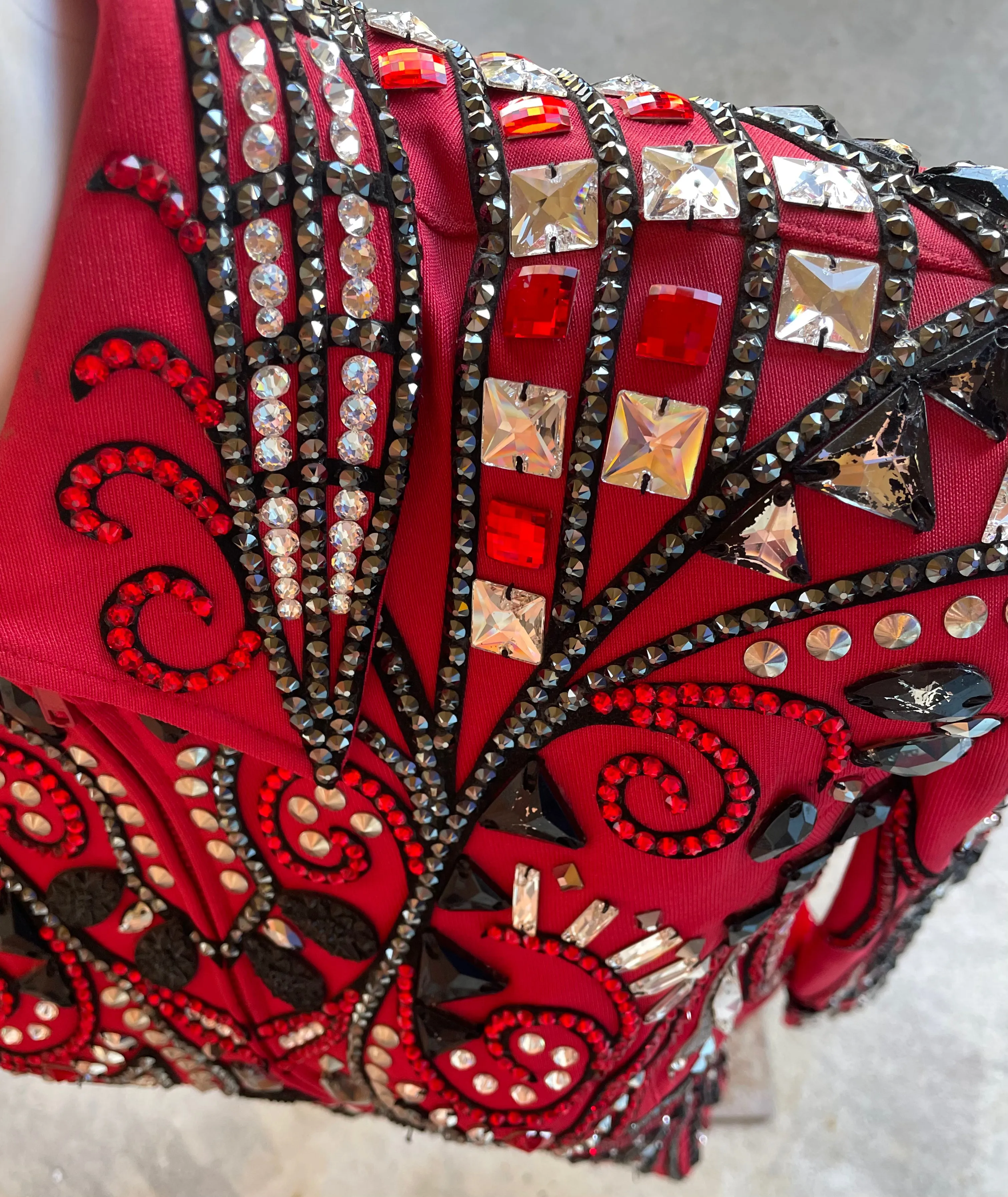 Large on consignment  Lindsey James show jacket.