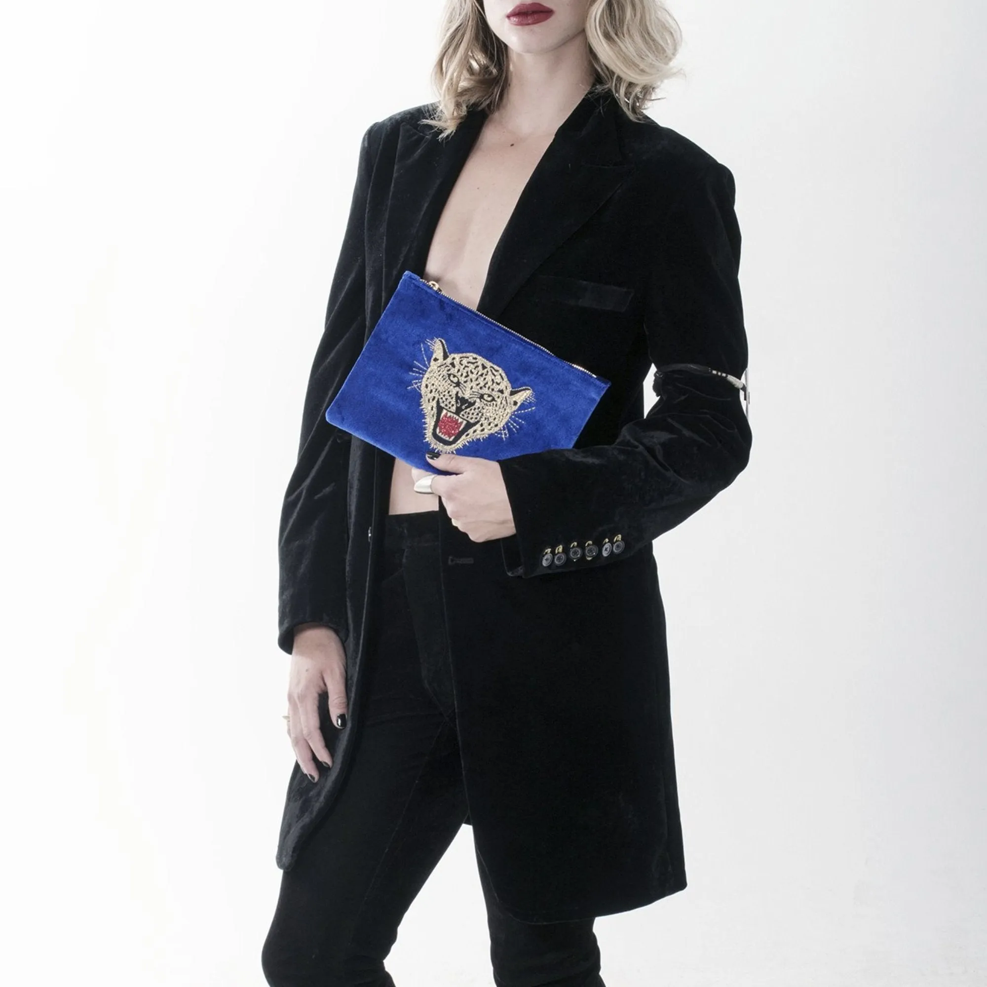 LEOPARD EMBROIDERED CLUTCH BAG