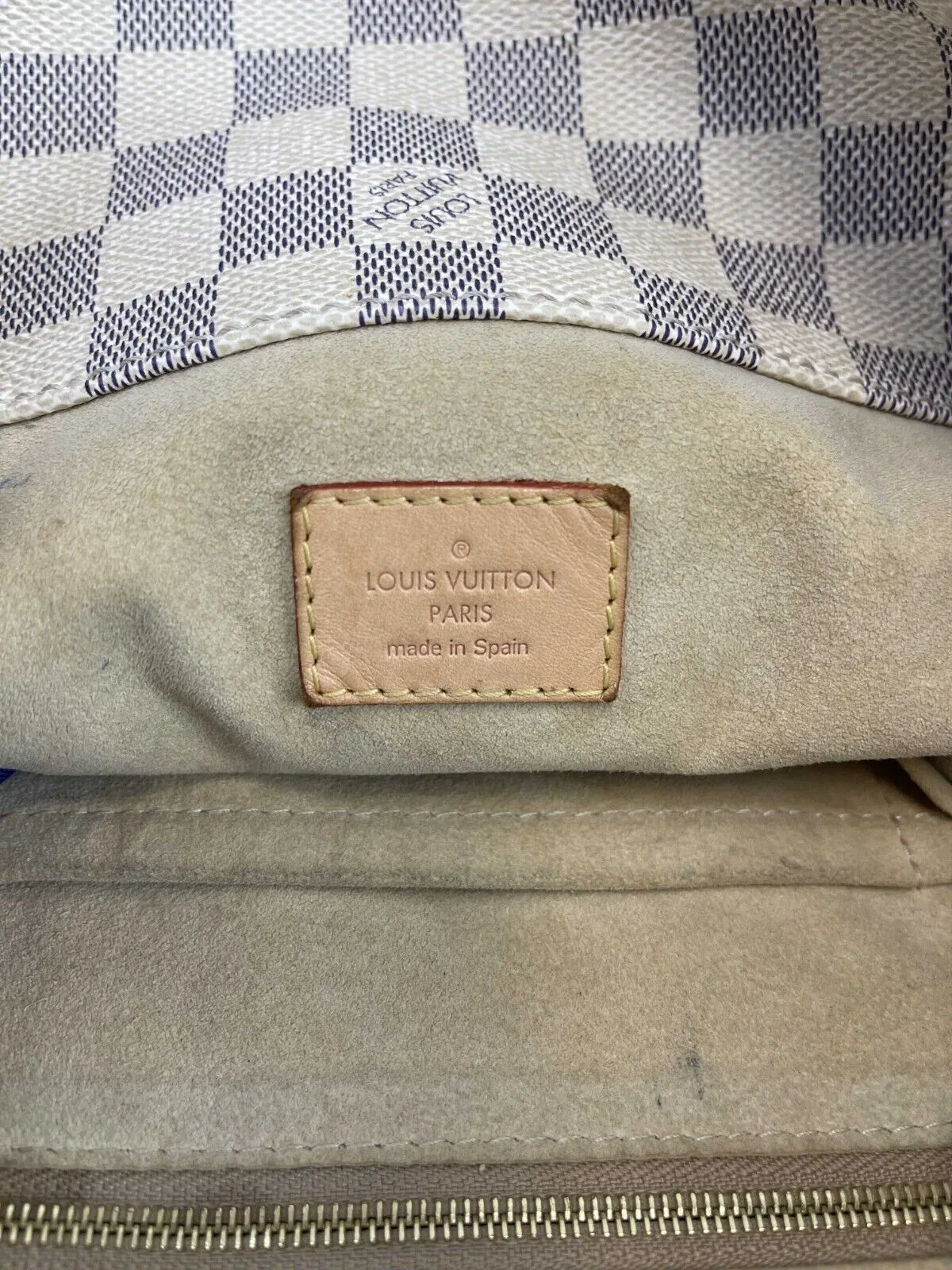 Louis Vuitton - Artsy MM - Daimer Azur Shoulder Bag