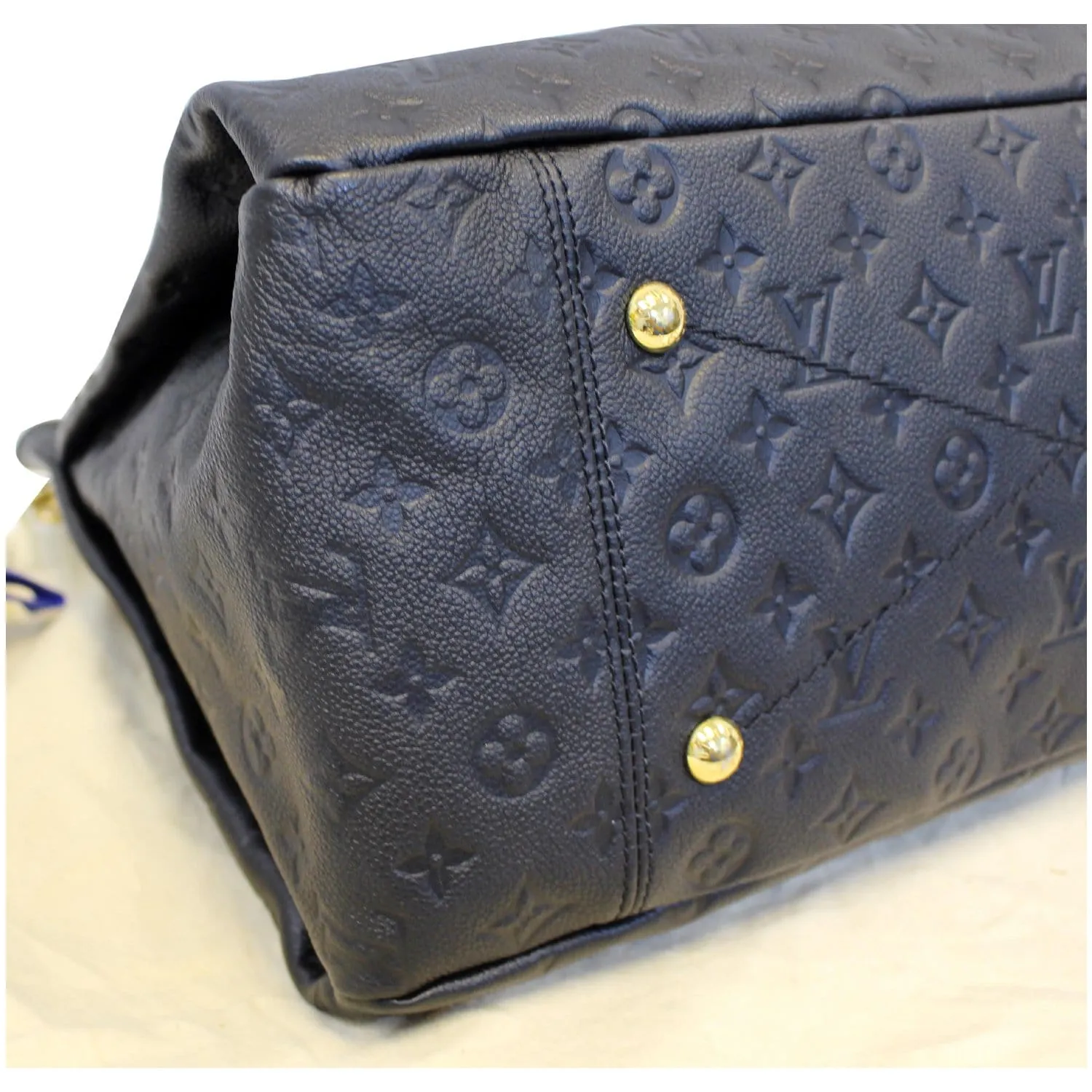 LOUIS VUITTON Artsy MM Empreinte Leather Shoulder Bag Black