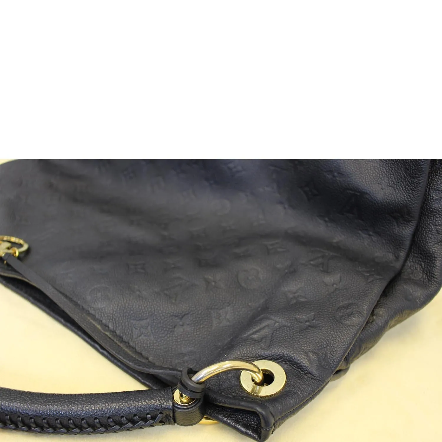 Louis Vuitton Artsy MM Empreinte Monogram Shoulder Bag Noir Black