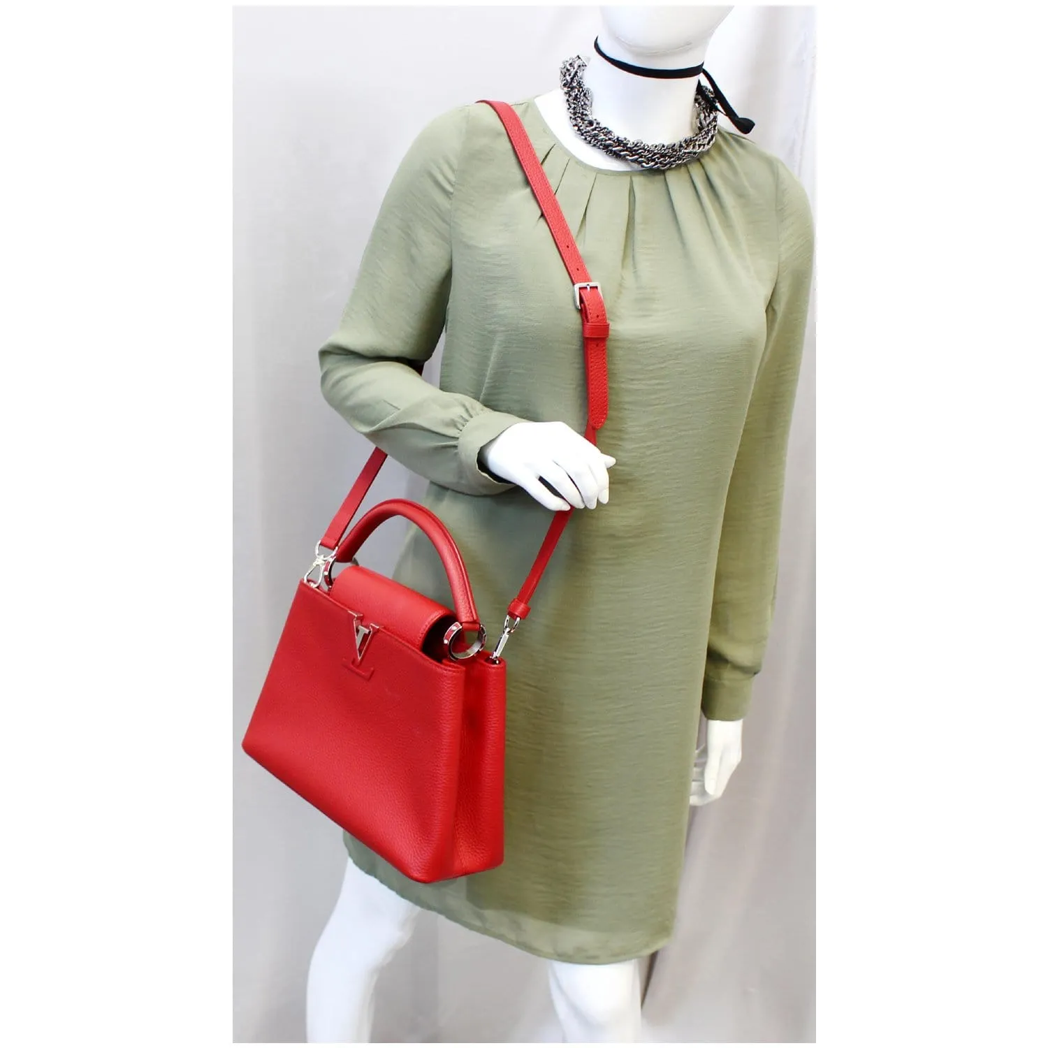 LOUIS VUITTON Capucines PM Taurillon Leather Shoulder Bag Scarlet - 15% OFF
