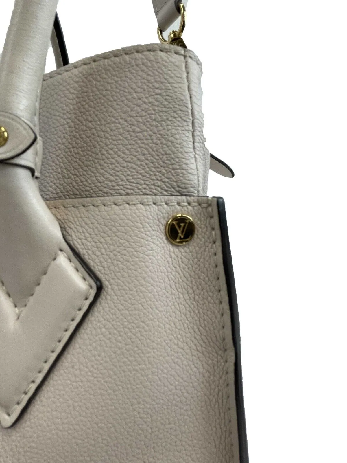 Louis Vuitton - LV On My Side MM Beige Leather Top Handle w/ Shoulder Strap