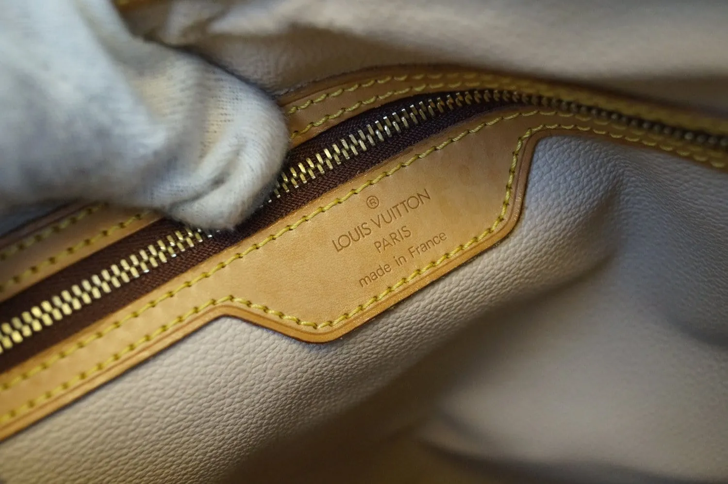 LOUIS VUITTON Monogram Canvas Bucket GM Shoulder Bag