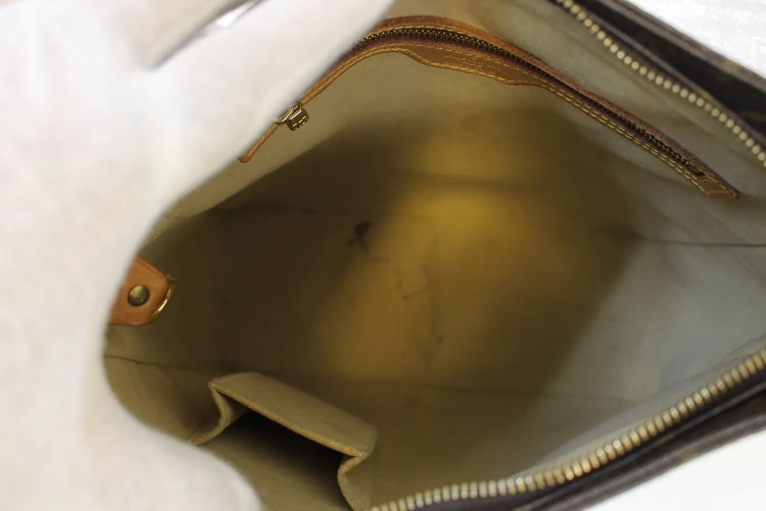 LOUIS VUITTON Monogram Canvas Looping GM Shoulder Bag