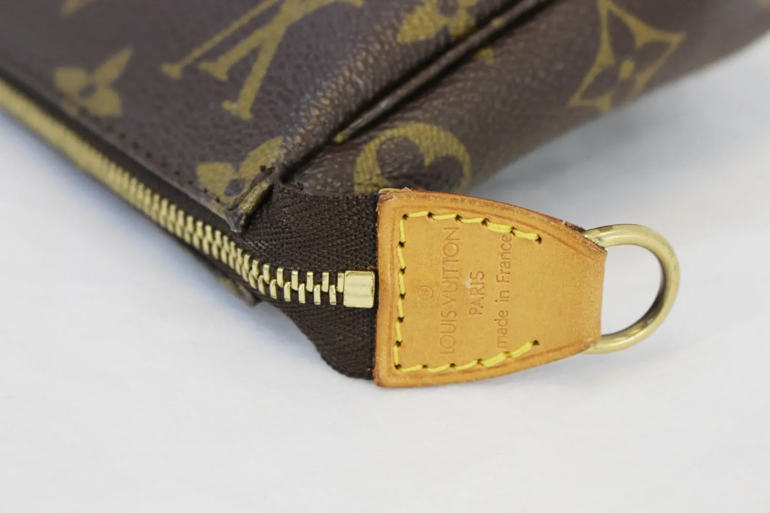 LOUIS VUITTON Monogram Pochette Accessoires Long Shoulder Pouch