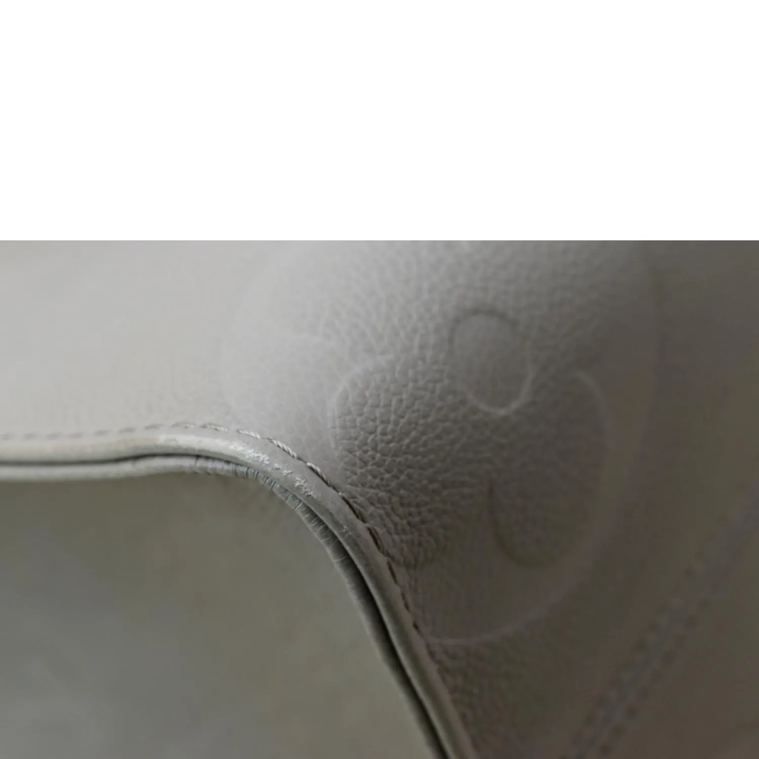 LOUIS VUITTON Onthego MM Monogram Empreinte Shoulder Bag Tourterelle  - Hot Deals
