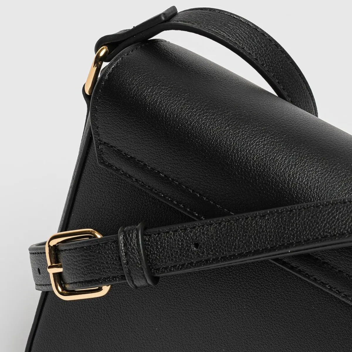 Love Moschino Crossbody bag with logo print and flap - BLK
