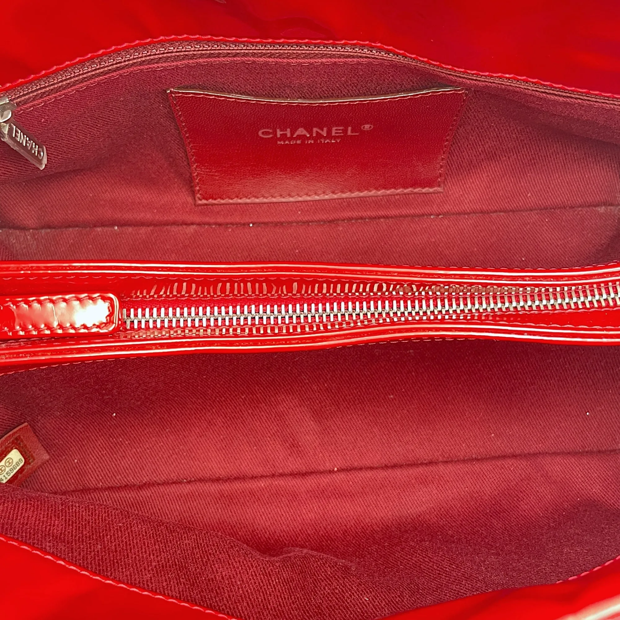 Mademoiselle Bowler Red Shoulder Bag in Patent Leather, Silver hardware