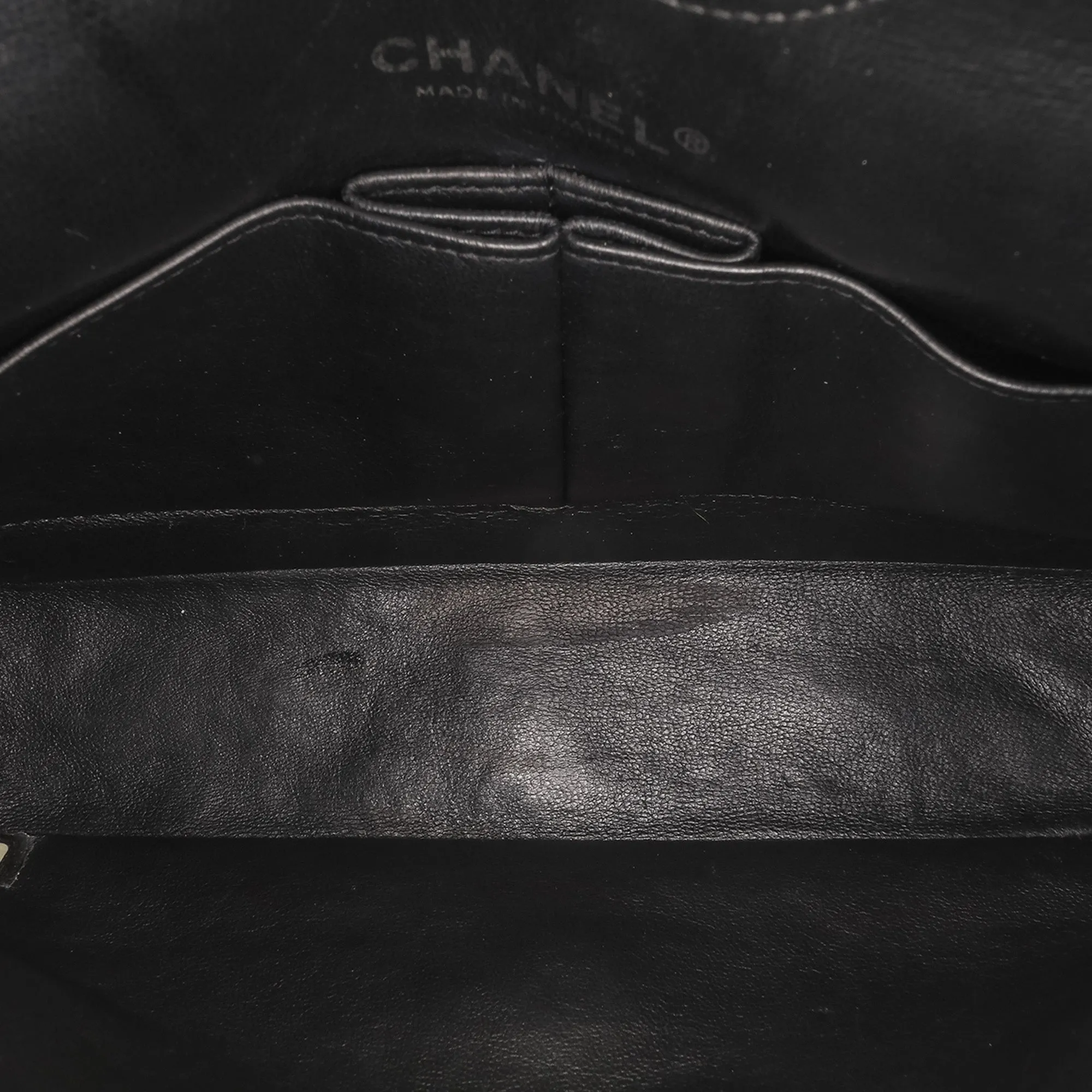 Medium Classic Patent Double Flap
