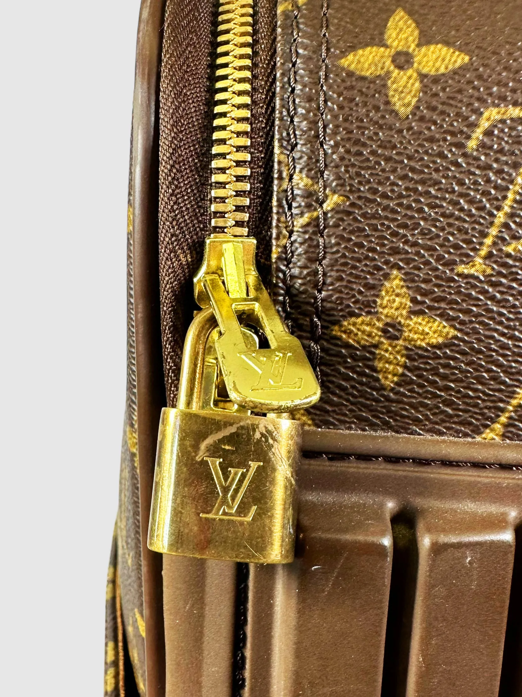 Monogram Pegasus 55 Rolling Suitcase