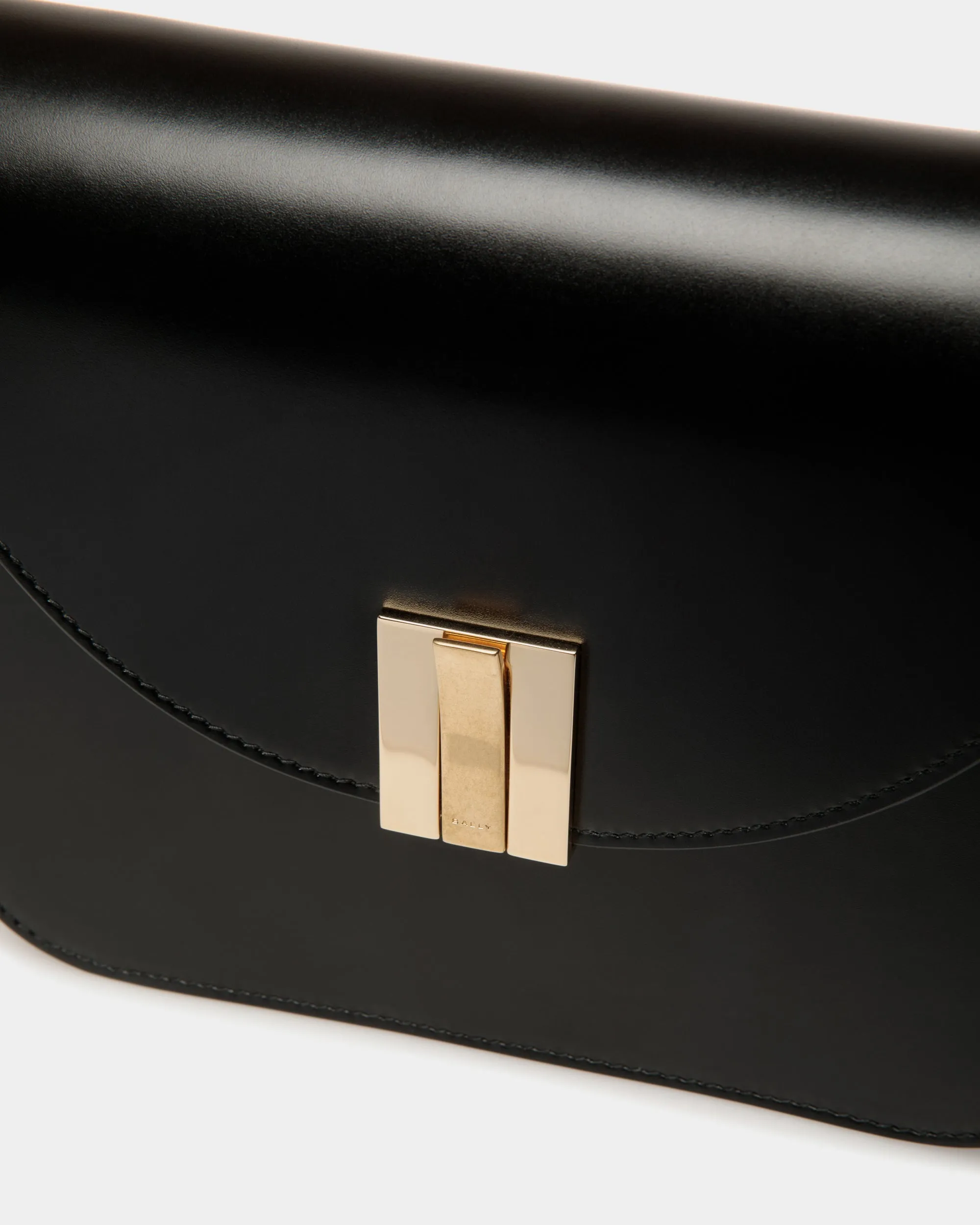 Ollam Flap - Cross Body