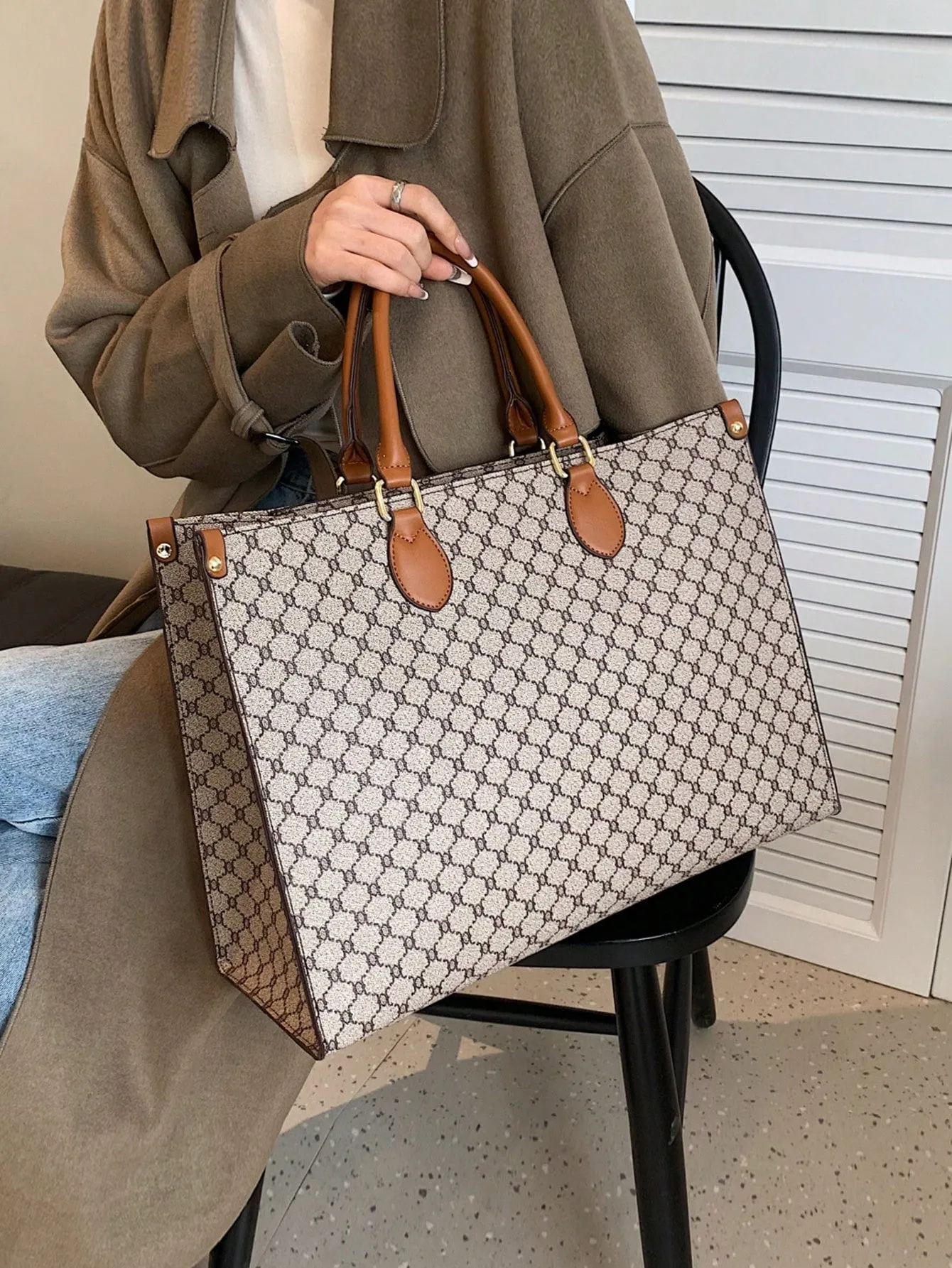 One-Piece Set Of Super-Sized Handbag