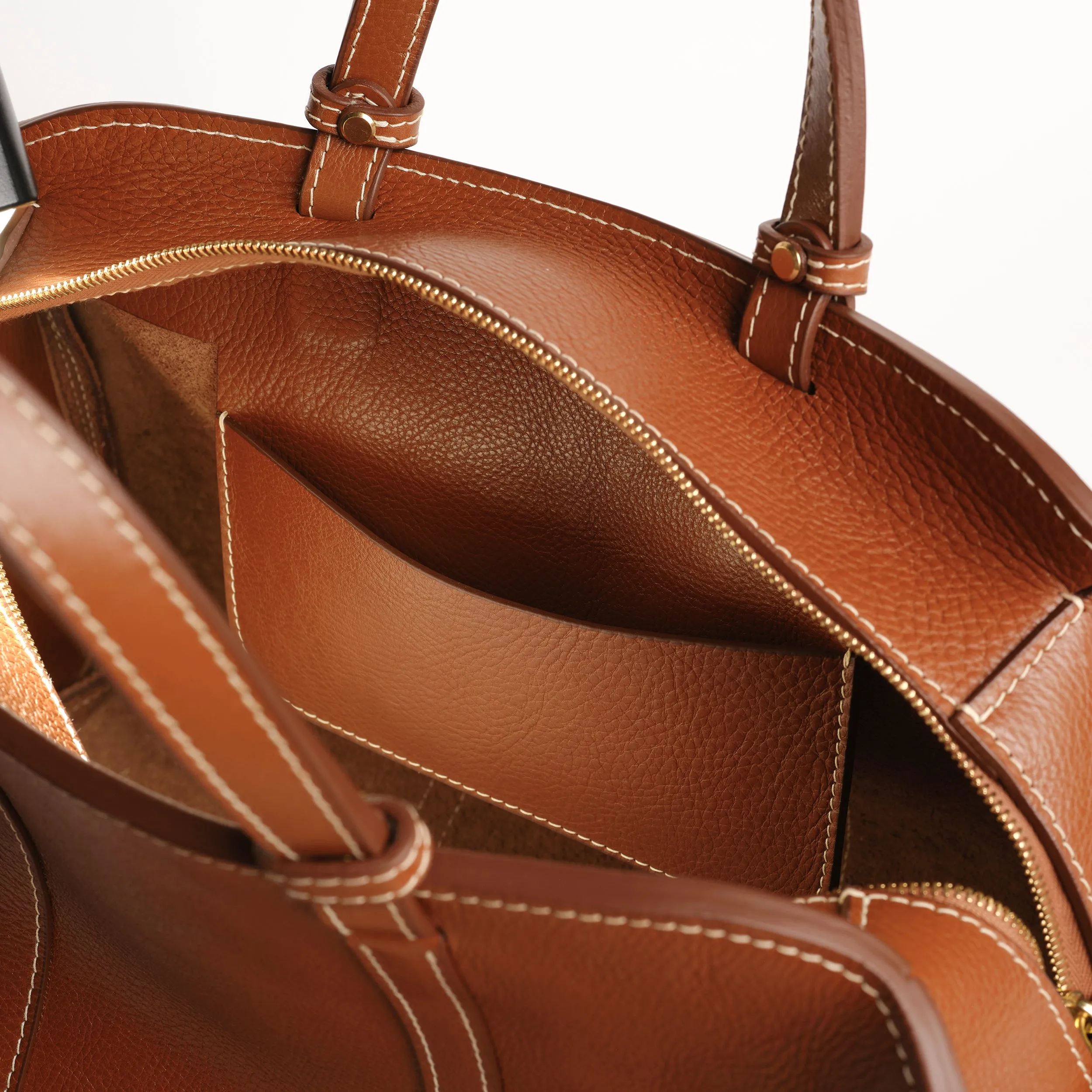 Rhodes Small Duffel in Leather Brown